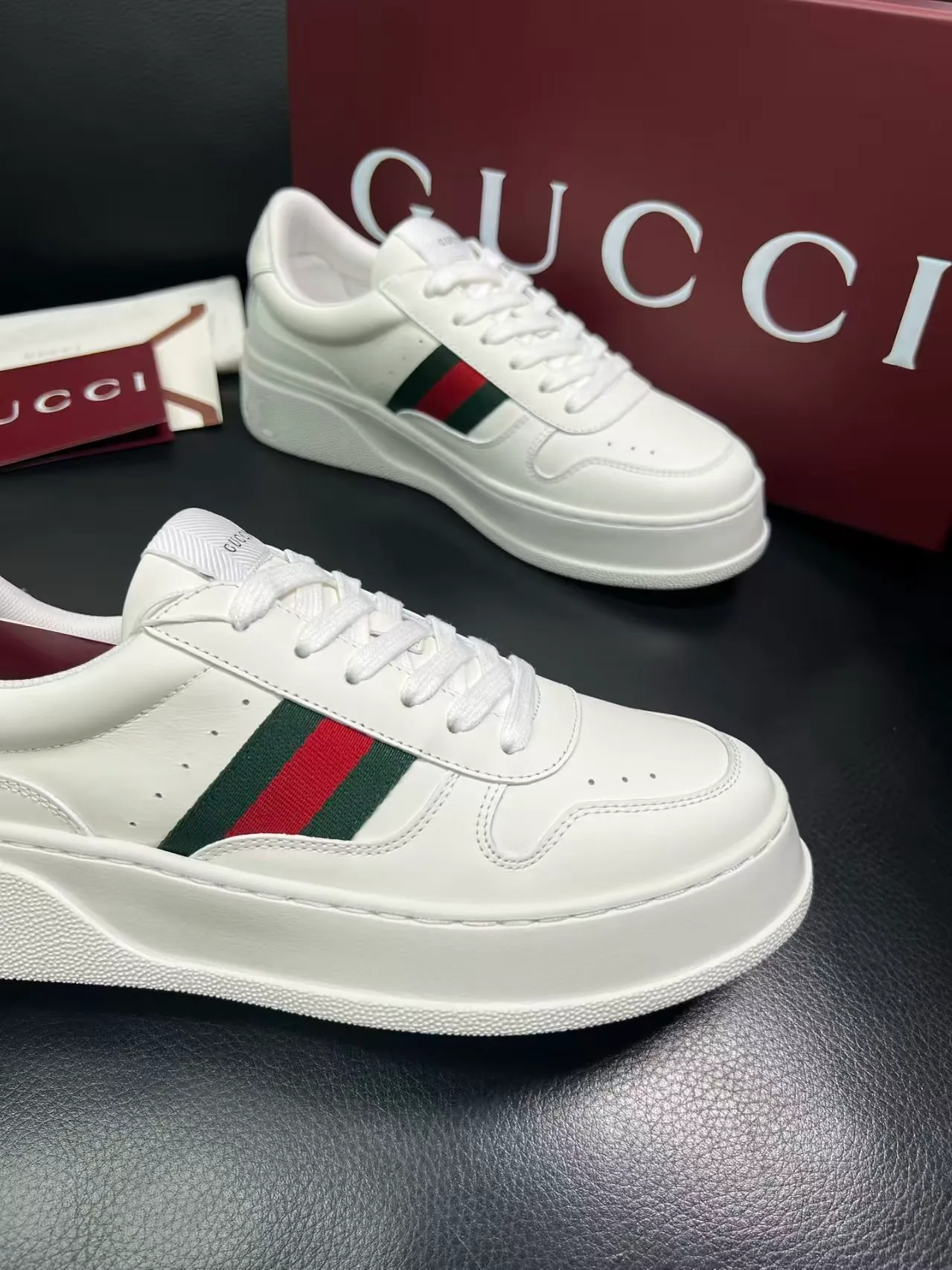 P420 new men's shoes GUCCI [Lightning] latest shoes are shipped. Original quality, fashionable and trendy, using special materials and brand new packaging. The foot feels super comfortable and the workmanship is impeccable Code number: 38-45 No. 058